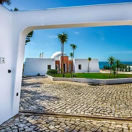 Vila Sleeps 10 Pool Wifi