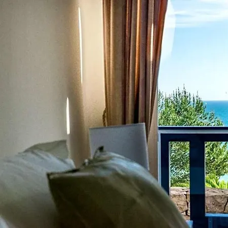 Vila Sleeps 10 Pool Wifi *