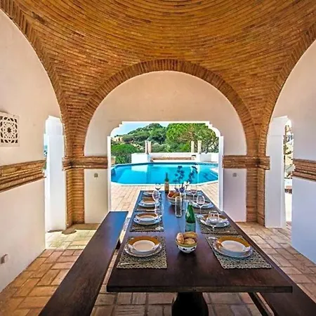 Vila Sleeps 10 Pool Wifi Albufeira